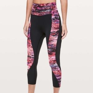 Lululemon Sweat & Repeat Crop *21" Black / Dahliascape Multi